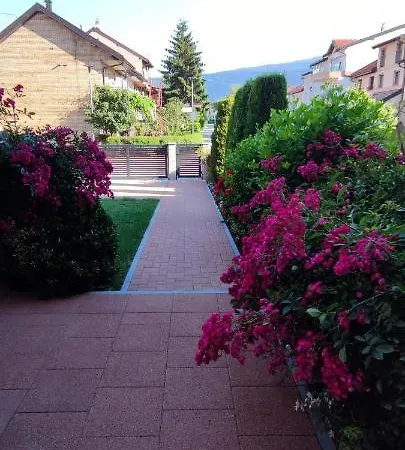 Emina Villa